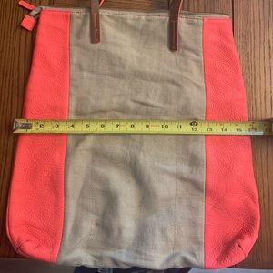 Gap tote